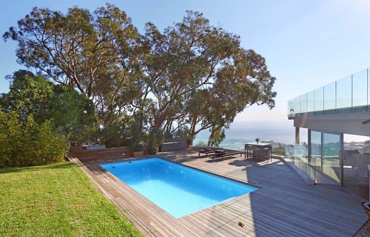 To Let 8 Bedroom Property for Rent in Llandudno Western Cape